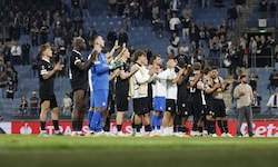 Die Sturm-Spieler ließen sich von den Fans feiern.