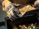 Die höheren Zinsen machen Gold für Anleger weniger attraktiv.