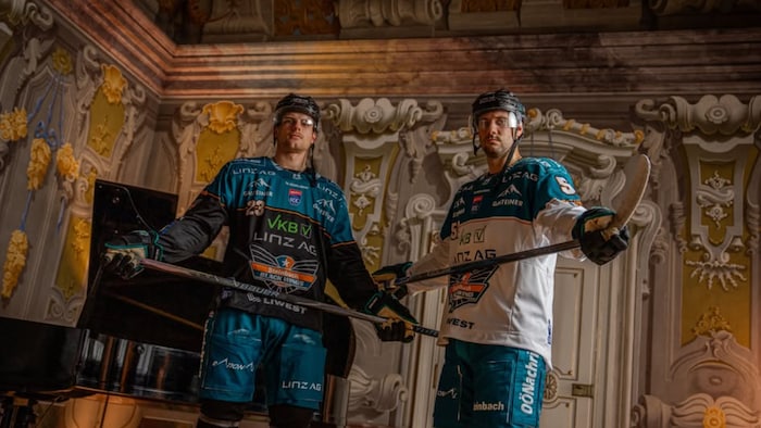 Söllinger und Pusnik präsentierten in St. Florian die neuen Jerseys.