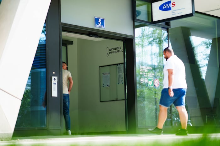 Geflüchteten droht vielfach ein Teufelskreis aus prekären Jobs und Arbeitslosigkeit.