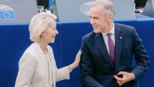 EU-Kommissionspräsident Ursula von der Leyen und Kanadas Premier Mark Carney streben ...