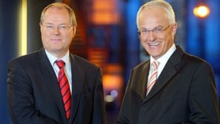 Peer Steinbrück (links), im Jahr 2005 noch Ministerpräsident in Nordrhein-Westfalen, mit Jürgen ...