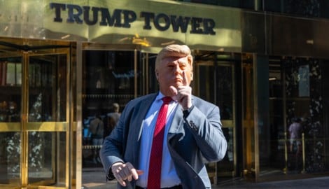 Komiker Neil Greenfield fängt Trumps Dynamik und Irrsinn wie kein anderer ein. Vor dem Trump ...