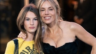 Sienna Miller brachte ihre hübsche Tochter Marlowe mit auf den roten Teppich.