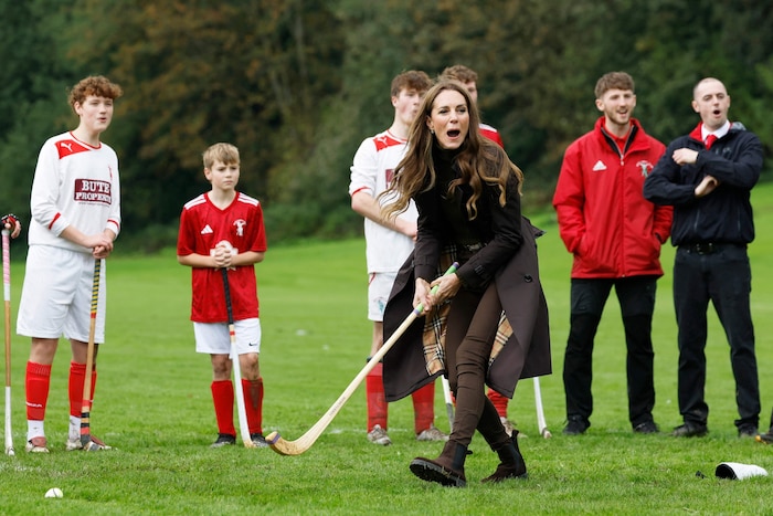 Die Prinzessin von Wales scheint die Herren im Hintergrund sehr beeindruckt zu haben.