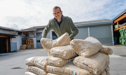 Holzpellets könnten heuer nochmals teurer werden als ohnehin schon, so Pelletshändler Mackner.