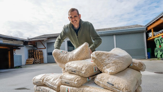 Holzpellets könnten heuer nochmals teurer werden als ohnehin schon, so Pelletshändler Mackner.