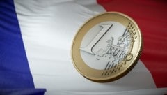 Die Rendite der zehnjährigen ⁠Bonds Frankreichs ​klettert auf den höchsten Stand seit 18 Jahren. ...