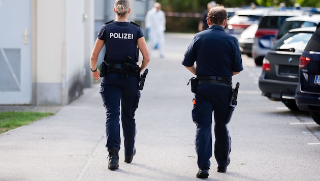 Ermittler sicherten am Tatort Spuren für die Rekonstruktion des tödlichen Polizeieinsatzes am ...