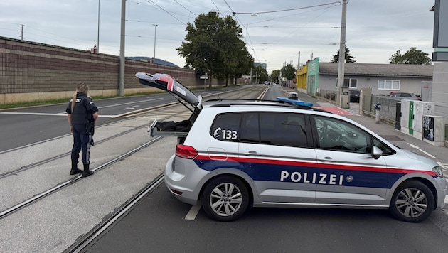 Im Zuge des Einsatzes wurde die gesamte Conrad-von-Hötzendorfstraße gesperrt.