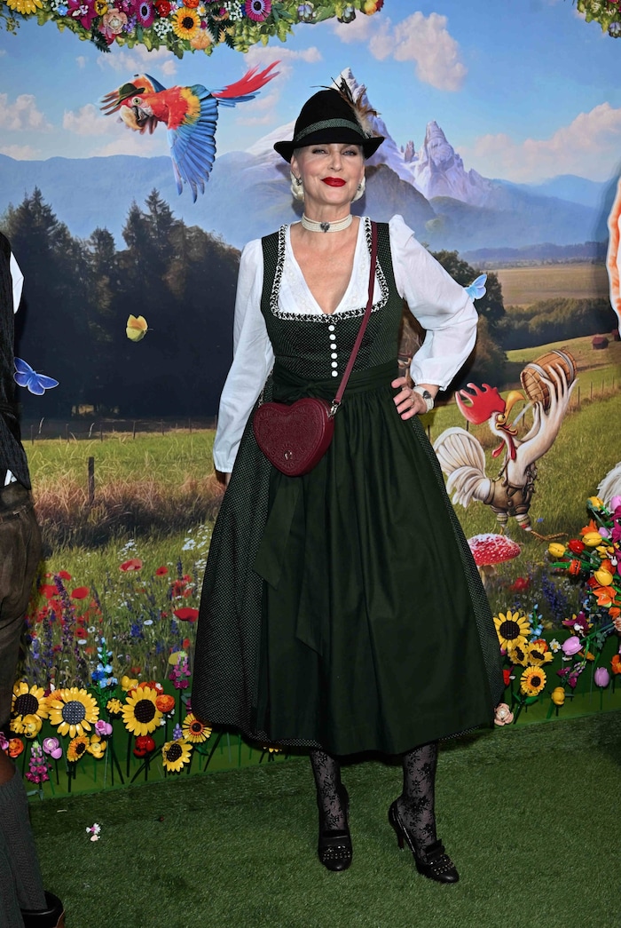 Der Hut stand ihr gut: Nadja Auermann feierte mit.