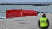 Am Montag wurde am Strand von Rusinowo in Polen, eine Militärdrohne geborgen. Eine erste ...