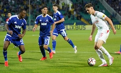 Bartosz Mazurek (re.) war von den Levski-Spielern nicht zu stoppen.