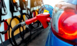 Wer zur Zapfsäule bei heimischen Tankstellen greift, wird teuer zur Kasse gebeten.