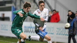 Hätten Sie ihn erkannt? Vor 15 Jahren hielt Altach-Ikone Benedikt Zech (l.) seine Knochen für ...