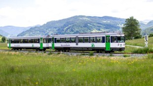 Die Murtalbahn ist zwischen Unzmarkt und Tamsweg unterwegs. 