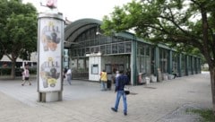 Nahe der U-Bahnstation Jägerstraße kam es zu dem Absturz.