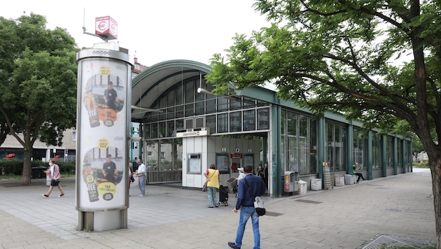 Nahe der U-Bahnstation Jägerstraße kam es zu dem Absturz.