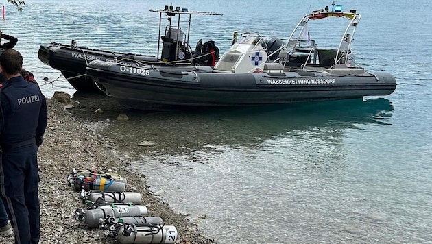 Die Wasserretter waren in Steinbach am Attersee im Einsatz.