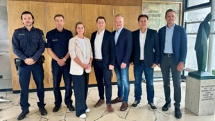 Die Teilnehmerinnen und Teilnehmer des Verkehrssicherheitsgipfels in Lustenau.