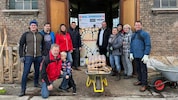 Hilfe beim Heizen: Der Verein „Holzmitherz“ aus Wiener Neustadt.