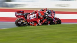 Die MotoGP-Asse fahren bei der Motorrad-WM in Rennanzügen aus Känguru-Leder.