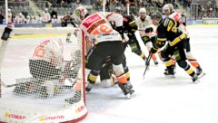 Goalie Wieser, Stapelfeldt und die 99ers verloren den ICEHL-Start bei Pustertal.