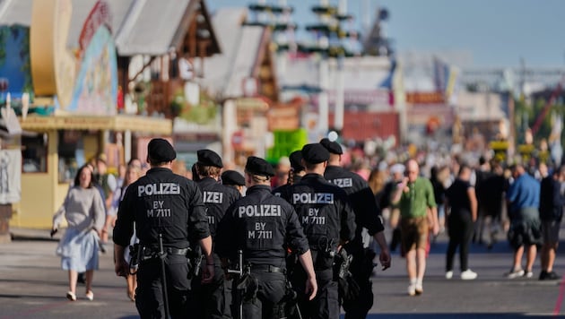 Die Polizei nahm den Verdächtigen fest.