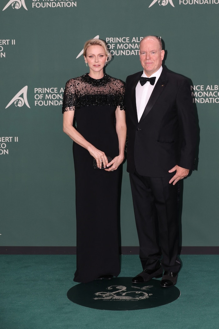 Fürstin Charlène hatte sich für diesen besonderen Abend für ein Wow-Kleid von Jenny Packham ...