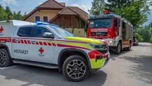 Bei einem Verkehrsunfall in Brodersdorf (Bezirk Graz-Umgebung), bei dem ein Auto eine Hauswand ...