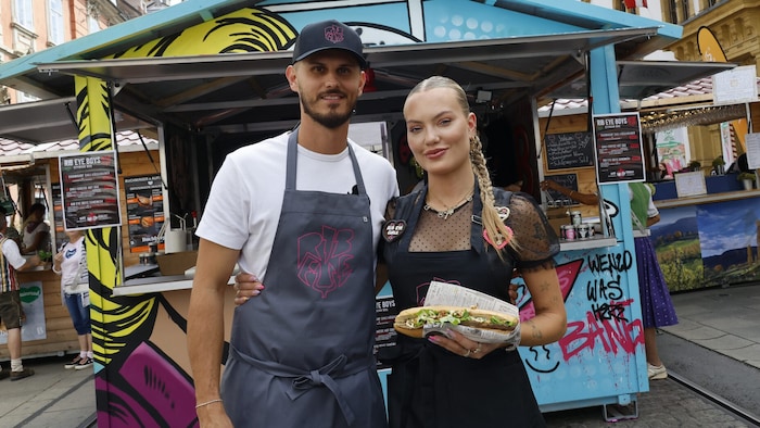 TV-Persönlichkeit Cheyenne Ochsenknecht und Gatte Nino Sifkovits haben definitiv den stylishsten ...