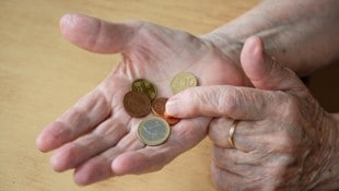 Die Länder brauchen mehr Geld für die Pflegeheime und wollen auch auf die 13. und 14. Pension ...