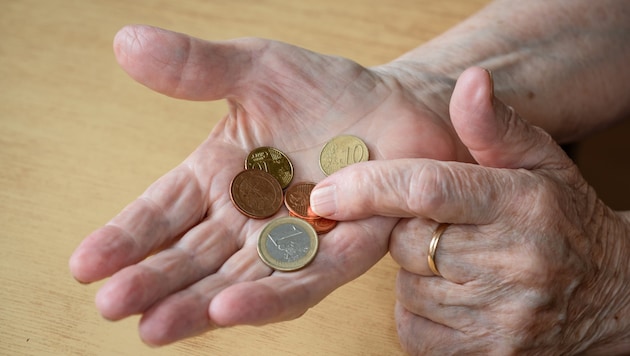 Die Länder brauchen mehr Geld für die Pflegeheime und wollen auch auf die 13. und 14. Pension ...