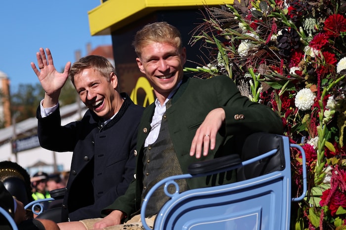 Dominik Krause mit seinem Verlobten Sebastian Müller: Der Münchner Oberbürgermeister musste am ...