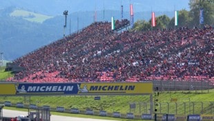 Andreas Tröster Selbst auf der Red-Bull-Tribüne blieben viele Plätze frei