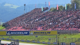 Selbst auf der Red-Bull-Tribüne blieben viele Plätze frei