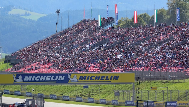 Selbst auf der Red-Bull-Tribüne blieben viele Plätze frei