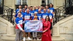 Ankunft in Paris: Die Equipe des RC Schnauze.