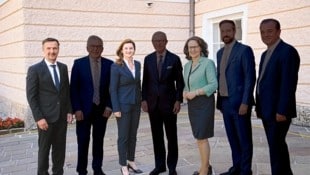 Die Salzburger Landesregierung bei der Angelobung am 14. Juni 2023: Zauner, Schwaiger, Svazek, ...