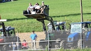 Logenplätze! So feuerten die Obermillstätter Fans ihre Truppe im Hit gegen Rennweg an.