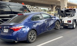 Bilder zeigen die Schäden am Auto des Mannes.