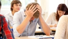 18 Prozent der 15-Jährigen geben an, dass sie schon mindestens einmal sitzen geblieben sind. An ...