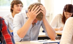 18 Prozent der 15-Jährigen geben an, dass sie schon mindestens einmal sitzen geblieben sind. An ...