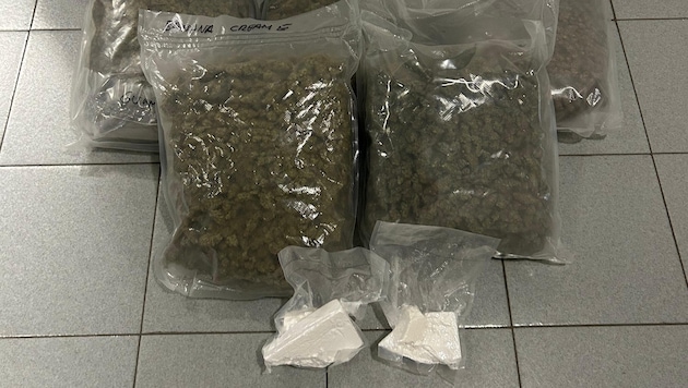 Mit 500 Gramm Kokain und fünf Kilo Cannabiskraut im Kofferraum wurde ein 49-jähriger Slowene von ...