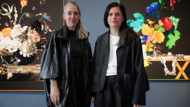 Kuratorin Eva Fischer und Claudia Larcher (re.), Künstlerin, Filmemacherin und KI-Forscherin.