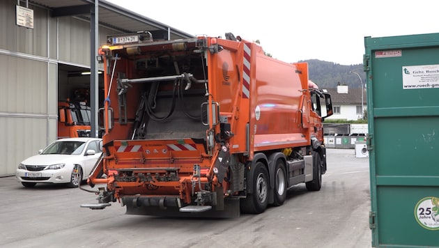 Der Müllwagen blieb unbeschädigt.