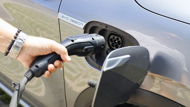 Tanken mit Strom ist wesentlich billiger als mit Sprit.