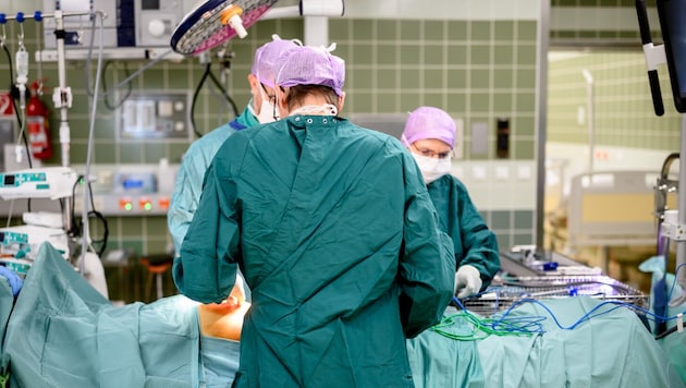 Intensivmediziner stehen wegen der nötigen Spezialisierung nicht in allen Kliniken bereit ...