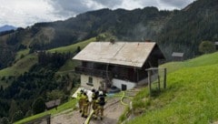 Das Gut Oberseiten im Wagrain geriet im Flammen. Die Ursache ist derzeit noch unklar.