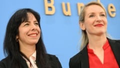 Elif Eralp (links) wird wohl Berlins nächste Bürgermeisterin, Ines Schwerdtner hat private ...